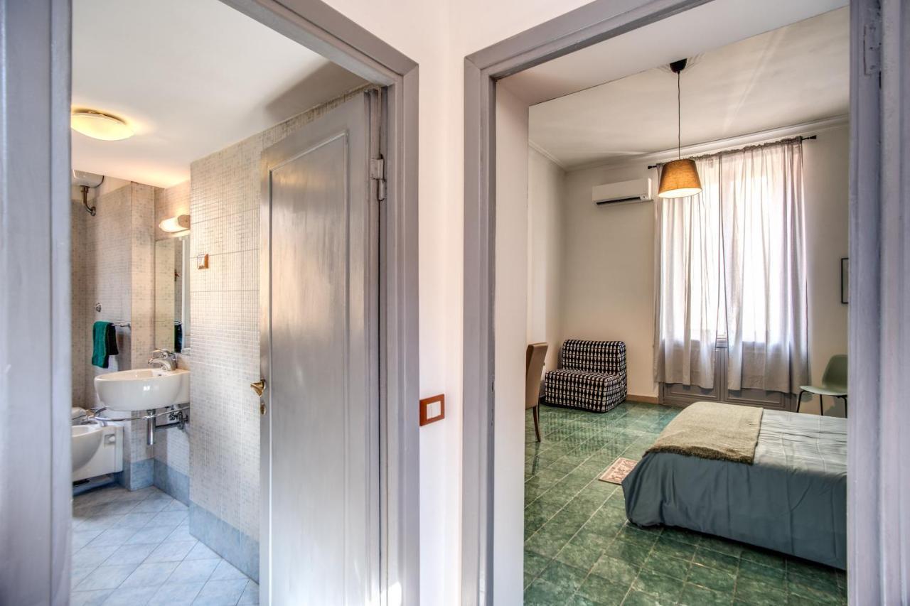 Residenza Regina Apartment โรม ภายนอก รูปภาพ